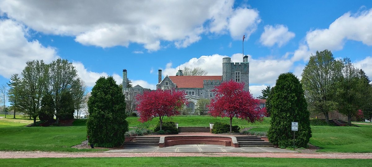 Stopped in Alliance, OH, today. Something for just about everyone: Feline History Museum, Troll Doll Museum, and Glamorgan Castle. All near Mt Union College.