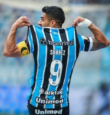 Contra o Cuiabá na arena que vimos essa cena icônica.
Um dos maiores da história jogou no Grêmio.