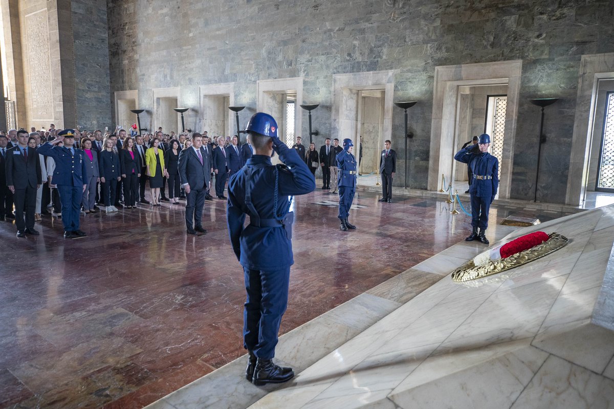 drcemiltugay's tweet photo. İlçe Belediye Başkanlarımız ile birlikte Anıtkabir’de Ulu Önder Gazi Mustafa Kemal Atatürk’ün huzuruna çıktık.

Görevimizin başında olduğumuz her gün, her saat ve her dakika sadece halkımızın, kentimizin ve ülkemizin çıkarlarını gözeteceğiz. Ata'mızdan bize emanet olan bu güzel vatanı ve demokrasiyi canımız pahasına koruyacağız.
