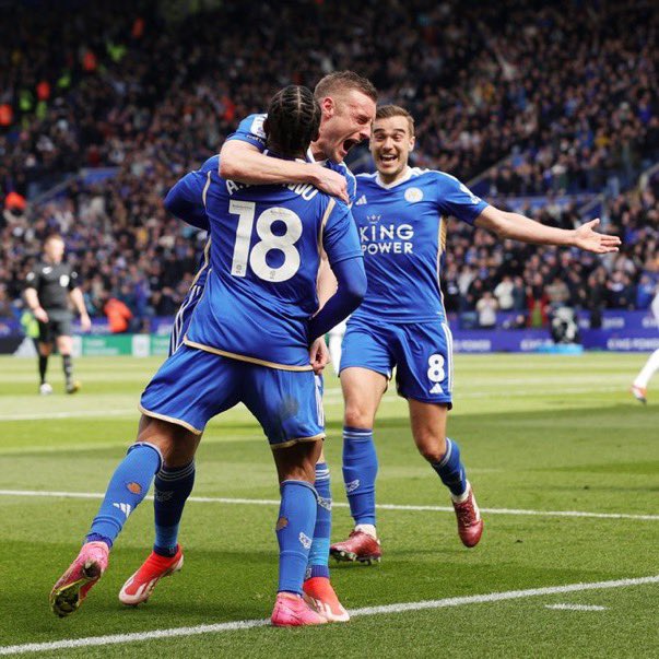 Words can’t describe how much I’m gonna miss him, look at what it means to him after everything he’s done for our club. He is the greatest ever and we will never see anyone like him again. Send us up Vards💙 #LCFC