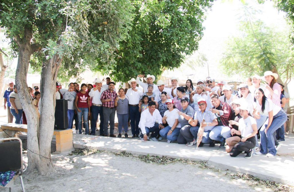 charro_rl's tweet photo. El día de hoy visitamos a nuestras amigas y amigos del Ejido PALOMAS  a quienes les dimos a conocer nuestras propuestas, muchas gracias por su apoyo.

Este próximo 2 de junio
VAMOS A GANAR‼️

#TodosXMatamoros
#VotaCharro✌🏼 https://t.co/RGpQqqQb0D