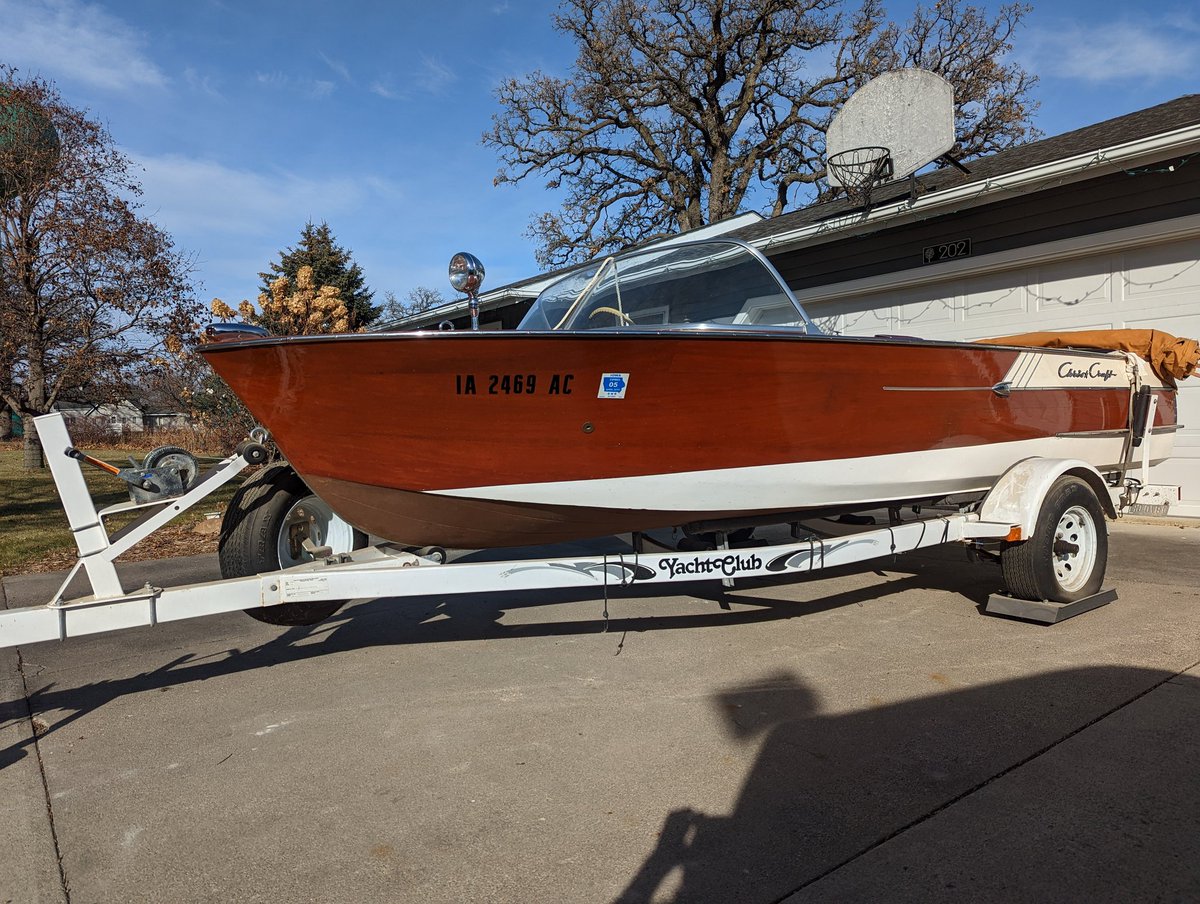 EthanSmidt32's tweet image. We&apos;re probably going to sell this old Chris Craft. Had it 30 years or so, hasn&apos;t been on the water in 20. Starts and runs, Chevy 283 V8 in it. 1961 Custom Ski. Always covered and in climate controlled garage. 

#chriscraft