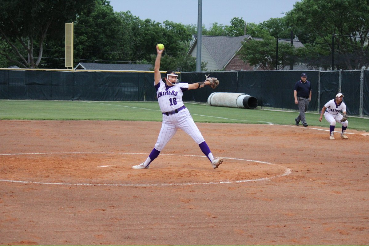 PaschalHSSB's tweet photo. Pics from our game against Boswell last night! So incredibly proud of these girls!!!! They came to play and they delivered!!🤍💜 https://t.co/8HGg7VqL0R