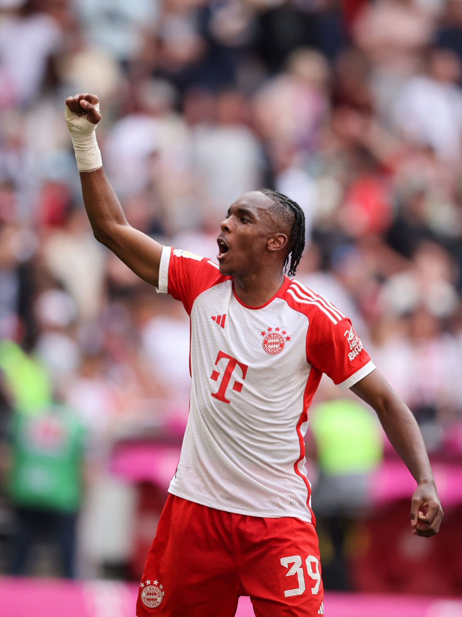 Mathys Tel inscrit son 9ème but de la saison avec le Bayern Munich ! ❤️🤍 Il est également passeur décisif. 🇫🇷