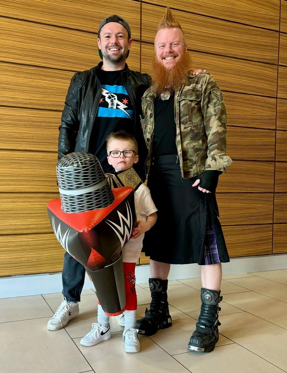 KingsberryDanny's tweet photo. #WWEBelfast https://t.co/hvmx2FZNfD
