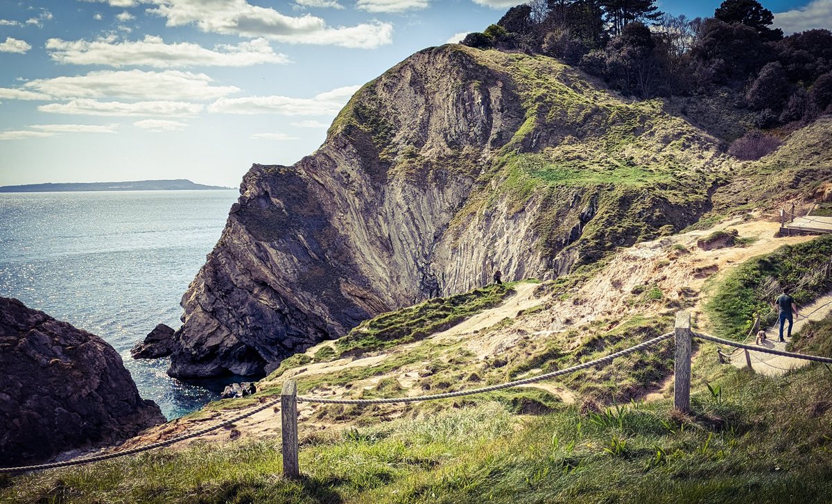 To the bloke at Lulworth Cove around here-ish at 3ish taking photos earlier, you were quite cute and we nodded awkwardly at each other. You seem possibly straight and if you weren't single you wouldn't have been out there on your own on a Saturday You can have my phone number 🙂