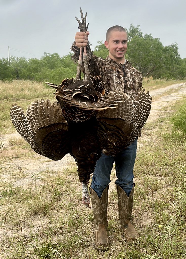 TGlennMoore3's tweet photo. The Beast took a break from the gym today and bagged his first turkey, a young gobbler!!!! Bamπͺπ»πͺπ»πͺπ» #provethemwrong #screwcerebralpalsy #stopcyberbullying #pediatricstrokeawareness #cbr #INBA #cordbloodsavelives #cookchildrens #dystonia https://t.co/4EMqBD75vR