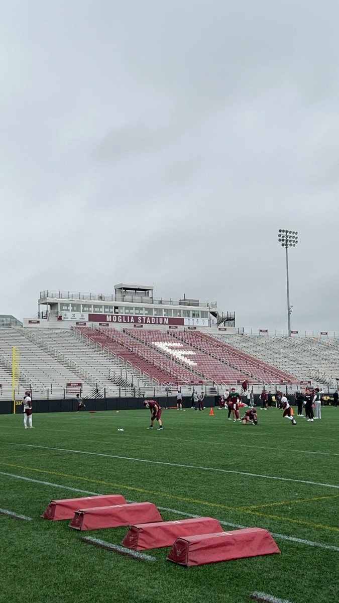 I had a great time at Fordham! Thank you <a href="/CoachPetrarca/">Jake Petrarca</a> for the invite!!
#FordhamFootball #GoRams 🐏