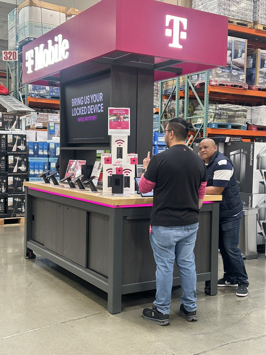 2c23 Costco Vallejo ready to get our day started! <a href="/JanetteMartine8/">Jannet Martinez</a>