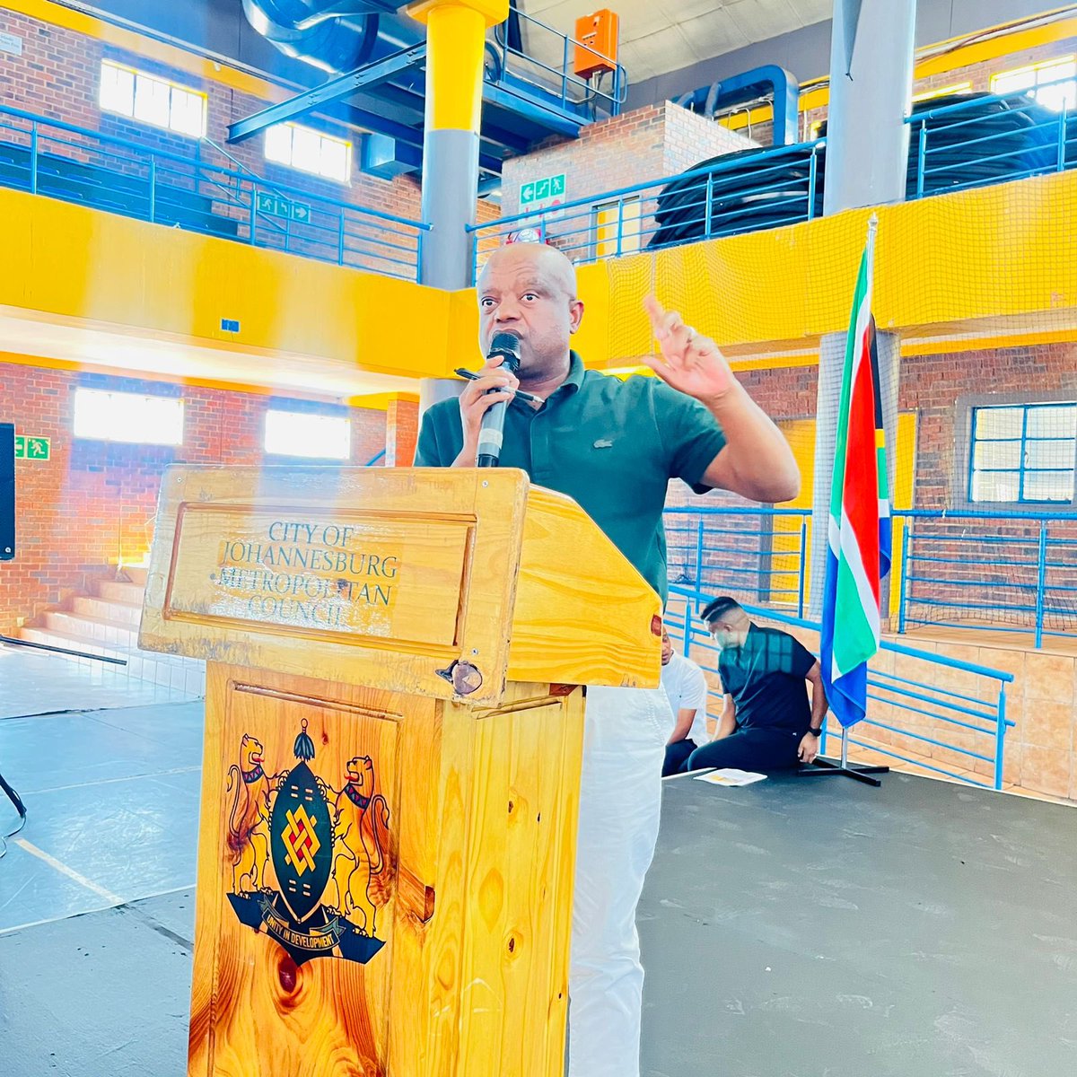 DadaMorero's tweet image. Dumelang badudi ba Toropo Kgolo ya Johannesburg.

Today we are at the IDP stakeholder engagement in Region D2.

#Joburgatwork 
#MakingTheImpossiblePossible

📌Orlando East Community Hall