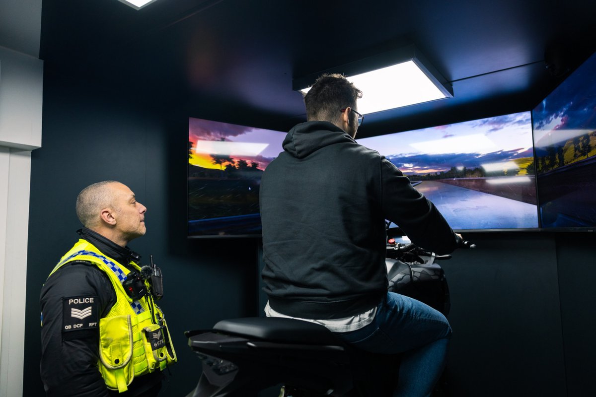 Devon and Cornwall Police are looking to save lives with their one-of-a-kind motorcycle simulator ow.ly/7xjx50RjeFI