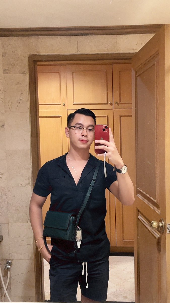 KeygabrielO's tweet photo. With or without 🕶️ ? https://t.co/pBwu5Ud1Na