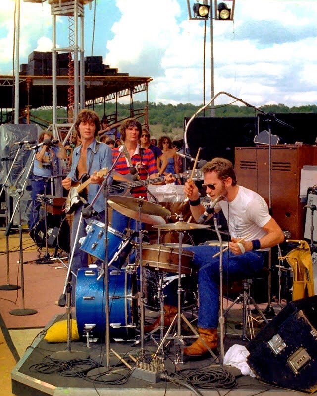 The Band at Sunday Break II, Austin, Texas, 1976 🎶 

Photo by Scott Newton.

#theband #levonhelm #rickdanko #robbierobertson