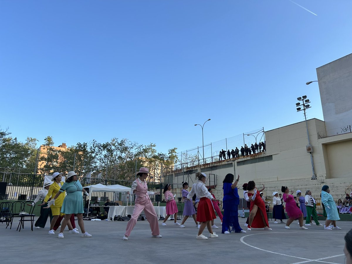 ourenaserrano's tweet photo. En #badalona y en el barrio tenemos un talento que pa qué #lloreda #lilfakulty https://t.co/B5PVrHjG8J