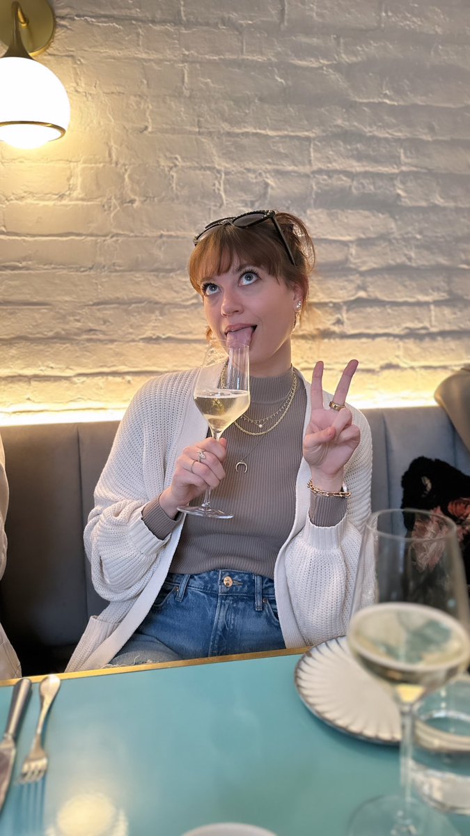 kellykeegs's tweet photo. “I was a functioning alcoholic till nobody noticed my new aesthetic” #TSTTPD https://t.co/PMTXn785eA
