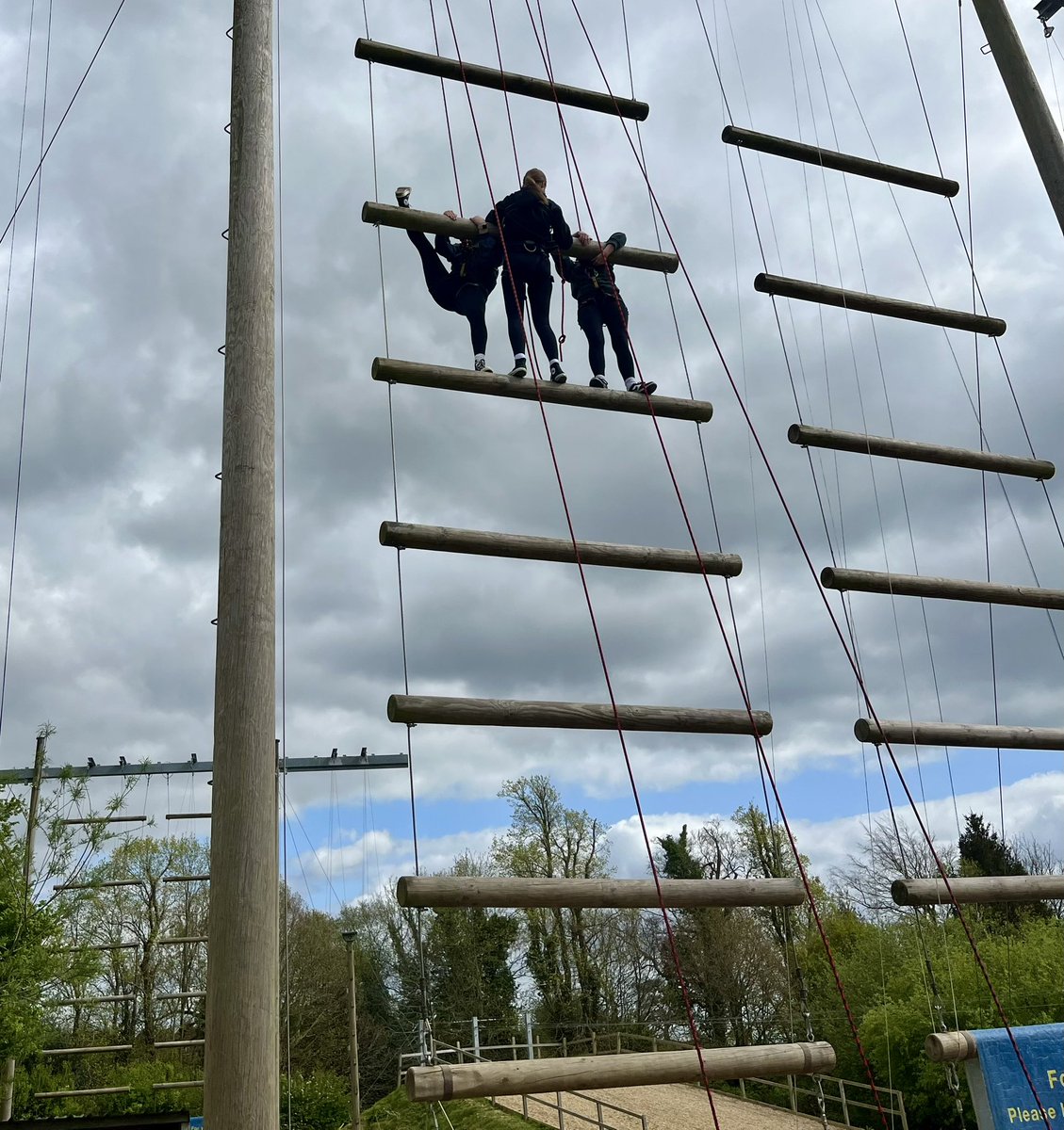 OrielHighSchool's tweet image. Brilliant second day at Windmill Hill for our awesome Y13 Chemists. 5+ full on hours of revision with Miss Pooley &amp;amp; Miss Everitt + time for some outdoor down-time (or up time!), climbing Jacob’s ladder &amp;amp; trying their hands at rifle shooting 💜 #RevisionWeekend  #TeamChemistry