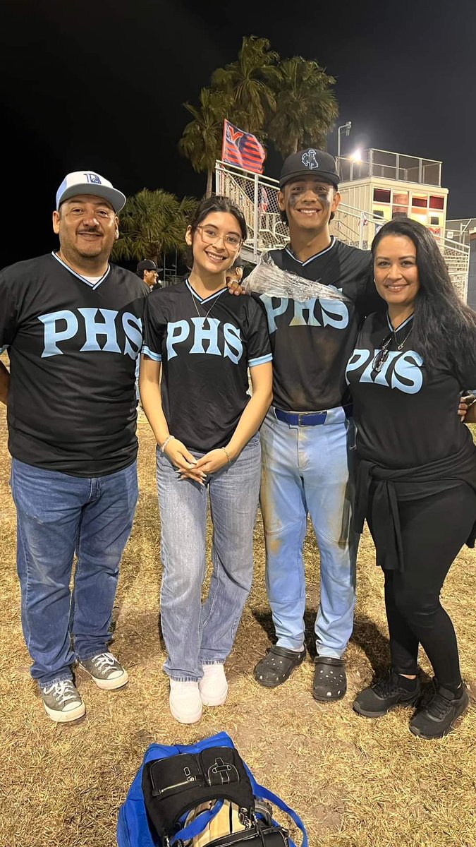 PorterECHS's tweet photo. This is what confidence and family look like. So proud of our Cowboys. #PeakingAtTheRightTime #ProudPrincipal #BaseballIsLife https://t.co/7bFPuVlYPm
