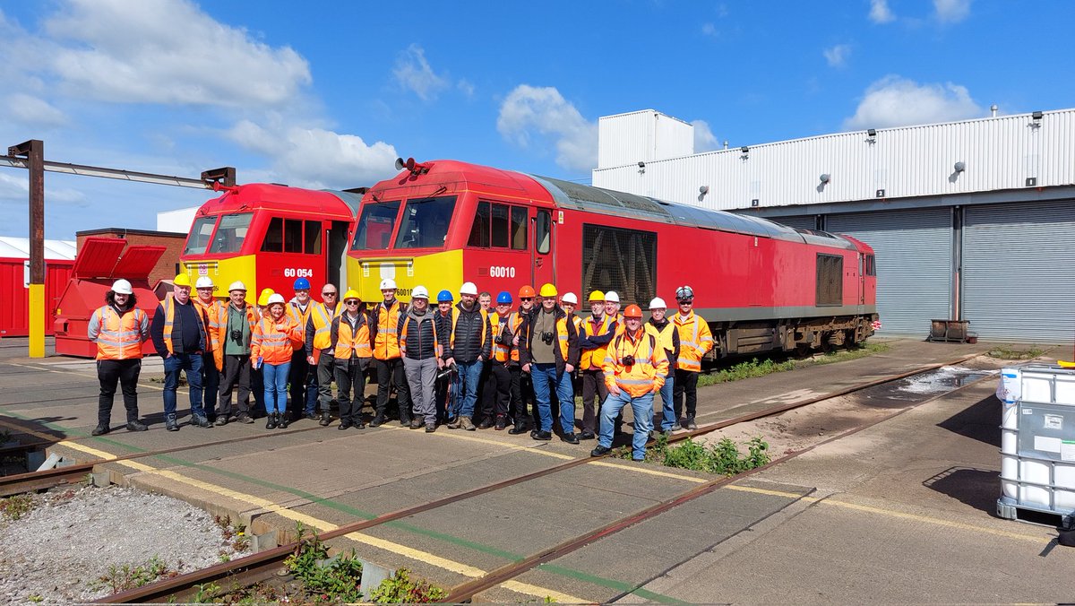 jenksEFC17's tweet photo. Cracking day at Toton raising funds for @MartinHouseCH.

Thanks to all involved @DBCargoUK  for supporting these tours and raising funds for such a worthy charity. 

Thank you to @BLSFixtures and your members for the support also. https://t.co/7jpqCyxRLy