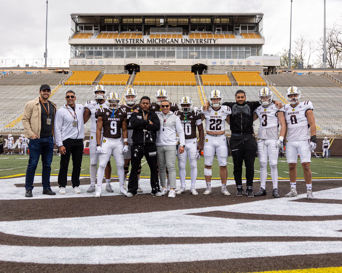 Kicking off our Spring Showcase with some #ProBroncos‼️ #EAT | #BroncosReign