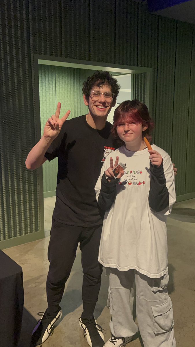 ☆ L A N A ☆ tweet media