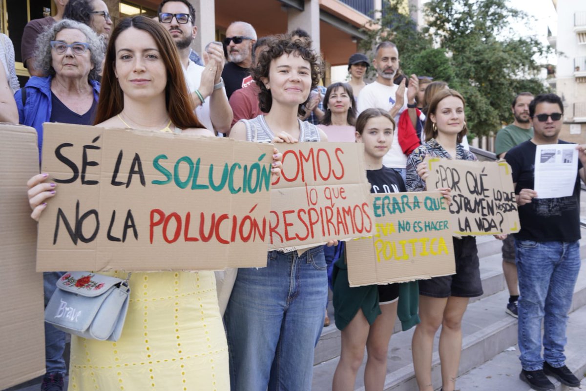 Había convocatoria internacional de @Fridays4future para que las jóvenes nos movilicemos contra las medidas ecocidas que no hacen frente a la emergencia climática, y en Córdoba la juventud nos movemos por el clima

#NuestraCasaSeAbrasa #19A #FFF #Sequía #Córdoba #Andalucía