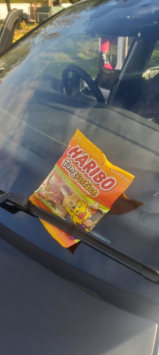 Our motorway patrol returned to his vehicle on the westbound Birch Services M62 to find these treats left on the windscreen by a member of the public. It was very much appreciated! @NWmwaypolice