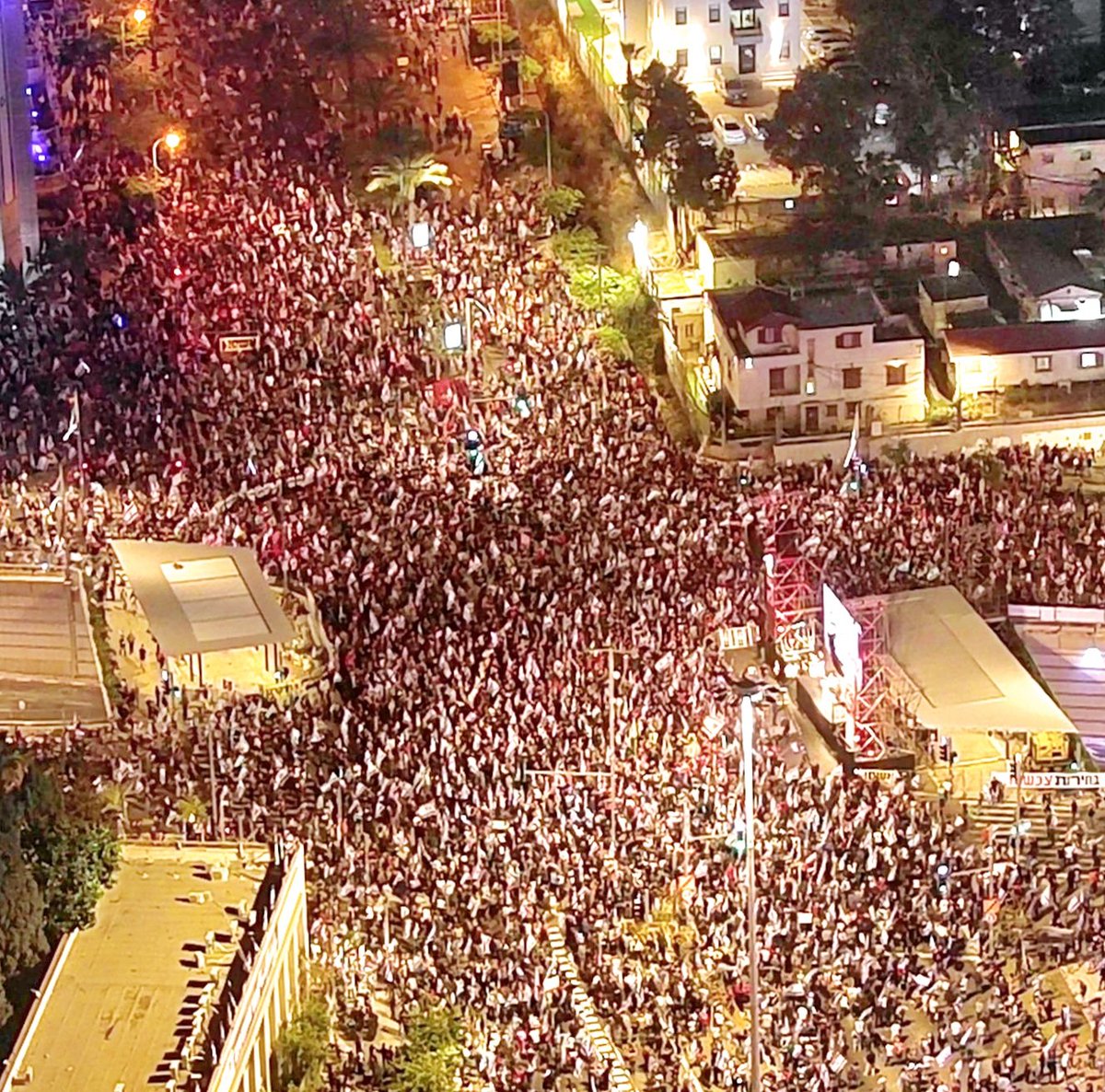 #TelAviv right now: Thousands of anti-govt protesters are once again on the streets calling for the immediate ousting of @Netanyahu and his inept, corrupt, and messianic clan. #GazaWar