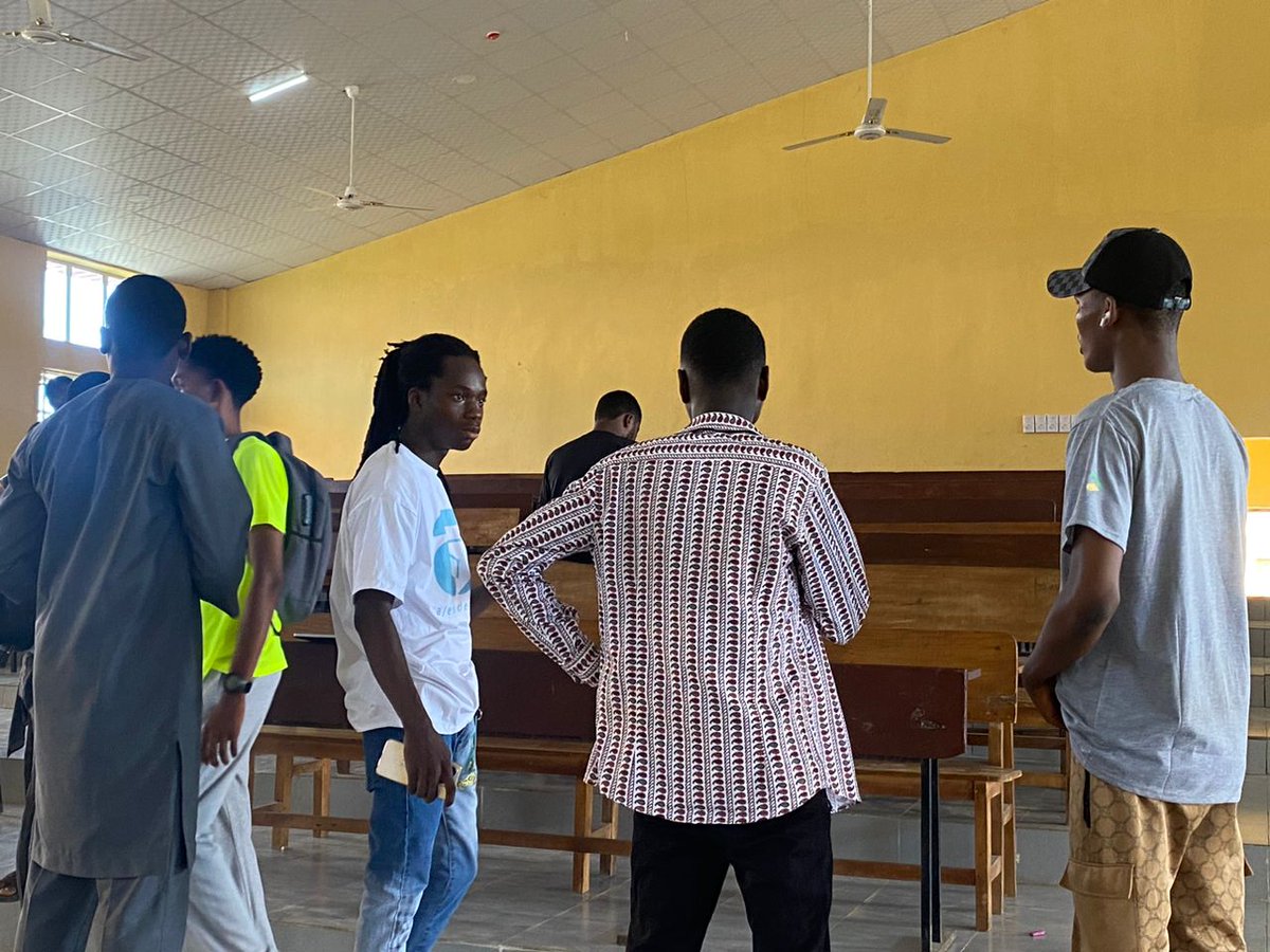 hyconcode's tweet image. GDSC Workshop Day 2 - INTRODUCTION TO GENERATIVE AI

@gdscbouesti
@Geektutor

#gdscbouesti
#googledeveloperstudentclubs
#google4devs
#gdscssa