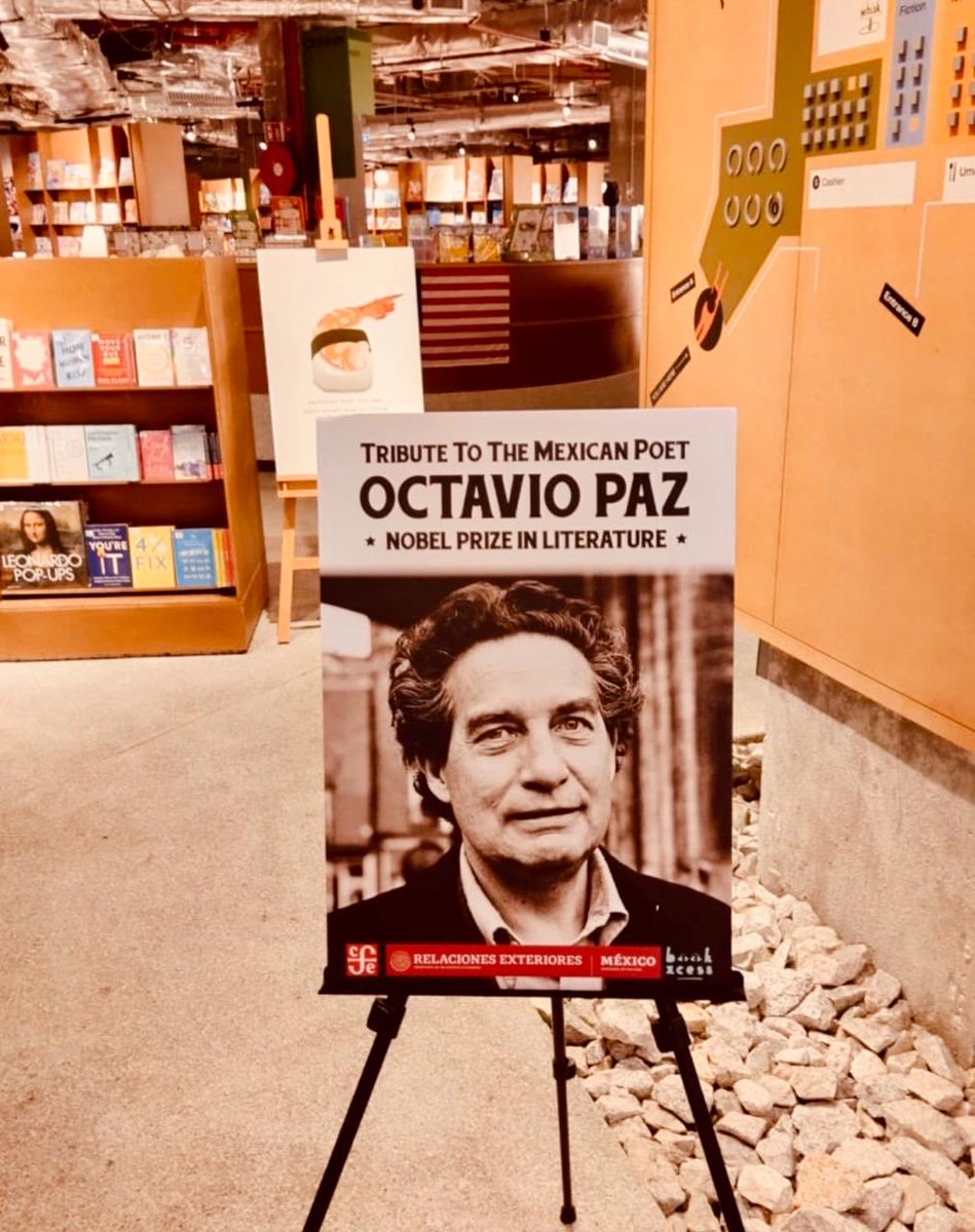 OCTAVIO PAZ. En 1998, a los 40 días de su muerte, a la usanza Hindú lo recordamos con evento de fusión cultural dirigido por José Luis Cruz; participó la Primera actriz Shabana Azmi, presente el Presidente de la India. Ya en Malasia, tuvimos ceremonia con el poeta Latiff Mohedin.