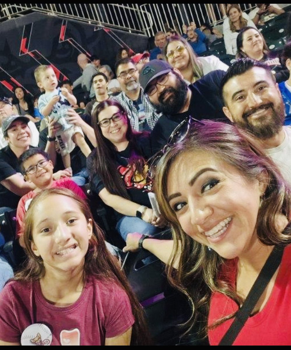 #RelentlesRattlers #TeamSISD @DSShook_ES SISD Friday Night at the Chihuahuas with our 1st grade team and families ⚾️🙌