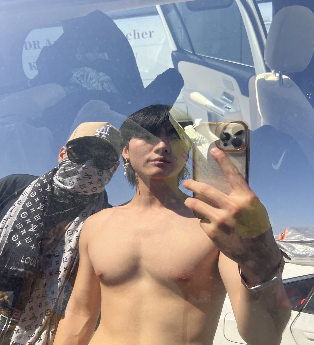 avocadobeer's tweet photo. happy saturday! hope you have a relaxing day! /:] #Coachella https://t.co/44ciICSFLK