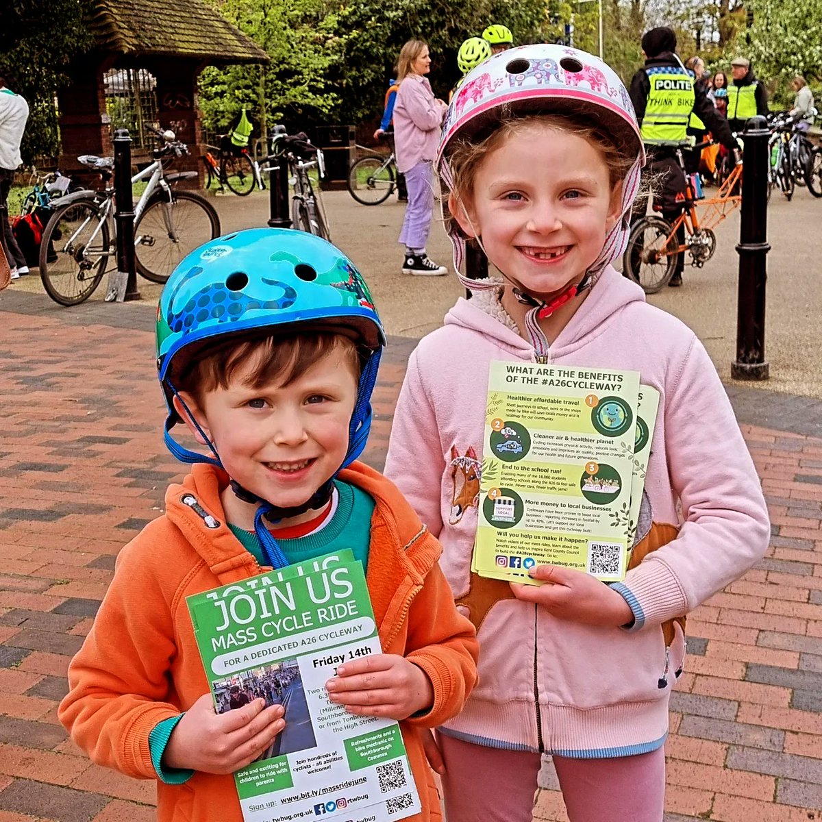Wonderful to see so many kids and adults #cycling in #tonbridge today for the #KidicalMass So much support for the #a26cycleway from people we met  🚴‍♀️🚴🏼🚴🏿‍♂️😍🚴🏾‍♂️