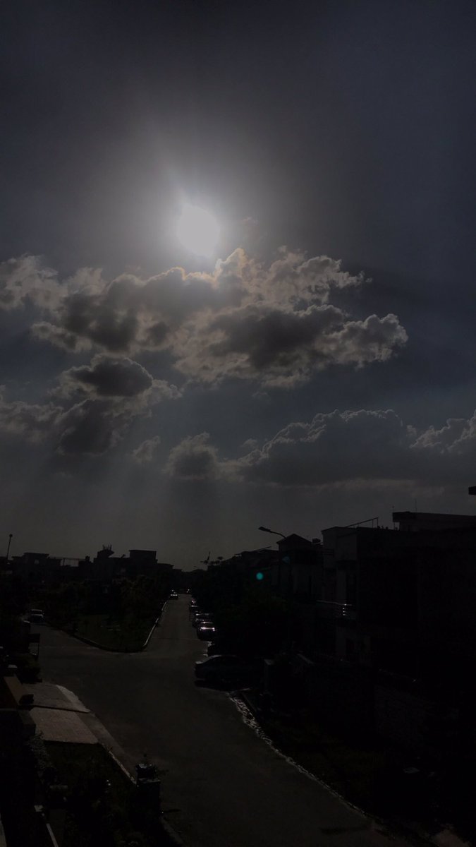 SaadTandT's tweet photo. Cloud Media. https://t.co/LKg5by6ynY
