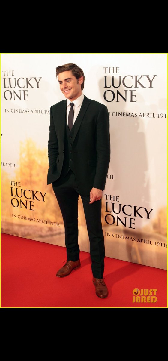 Zac at the Premiere of THE LUCKY ONE in Adelaide Australia, April 12, 2012.
#ZacEfron♥️
#TheLuckyOne🍀
#12yearsago✨️