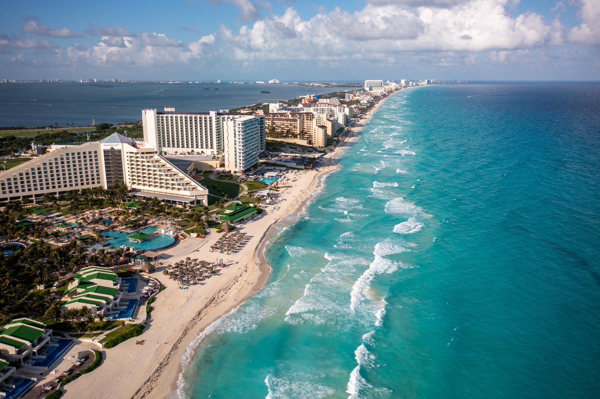 #Cancún hace 54 años. ¡Hoy uno de los destinos turísticos más importantes del mundo! 🌎🫶🏼