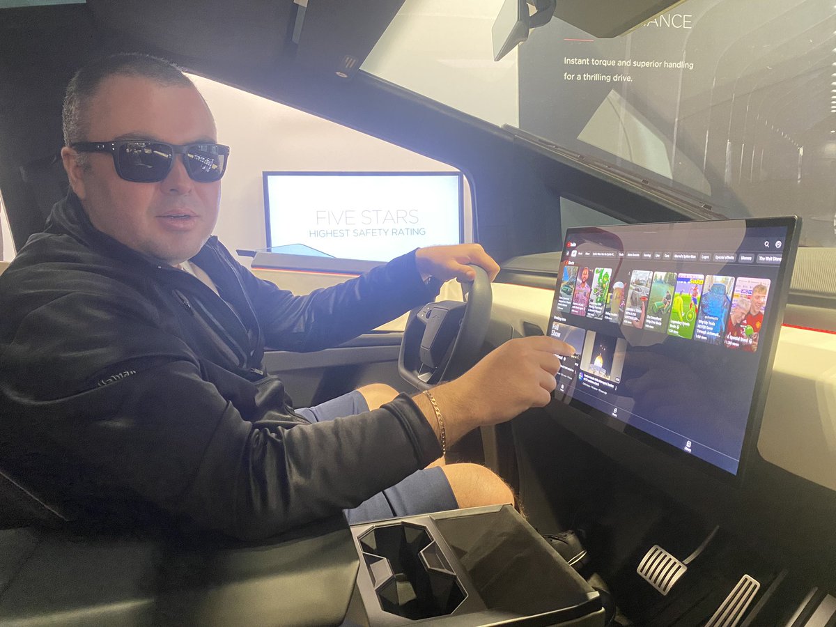 ChrisDeneWells's tweet photo. @Tesla Cybertruck https://t.co/rHuQ15gRFE