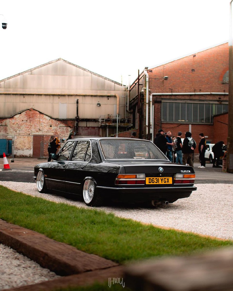Abiliketeee's tweet photo. BMW 5 Series (E28)
#BMW #IconicCar #HighPerformance #EnzoFerrari #SleekDesign #AutomotiveIcon
#mercerdes https://t.co/01mu635GJw