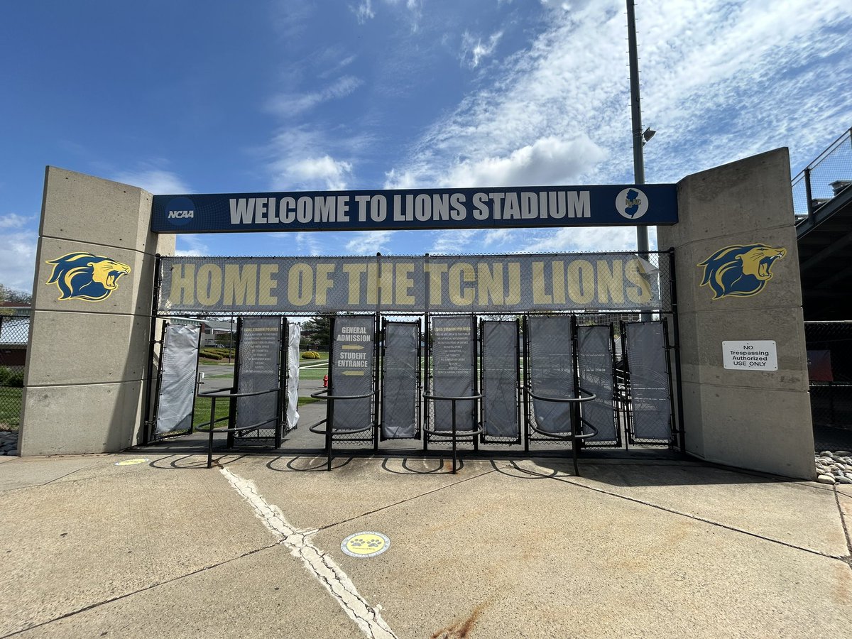 ColinKeating77's tweet photo. Had a great time up at TCNJ🦁 can’t wait to go back! @Coach_Mershman @CJendryaszek @mattmelamed74 @DanBenishti @coachcjniedz @Ath_CoachMcCoy https://t.co/SQjtFwHqCy