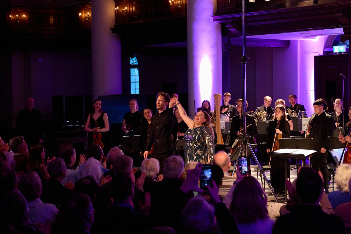 What an incredible night Thursday was: singing my first #Erwartung with @SouthbankSinf and the incredible @Lee_Reynolds_ @StJohnsSmithSq. I'll never forget it. 📷 by the brilliant @SOliverCello