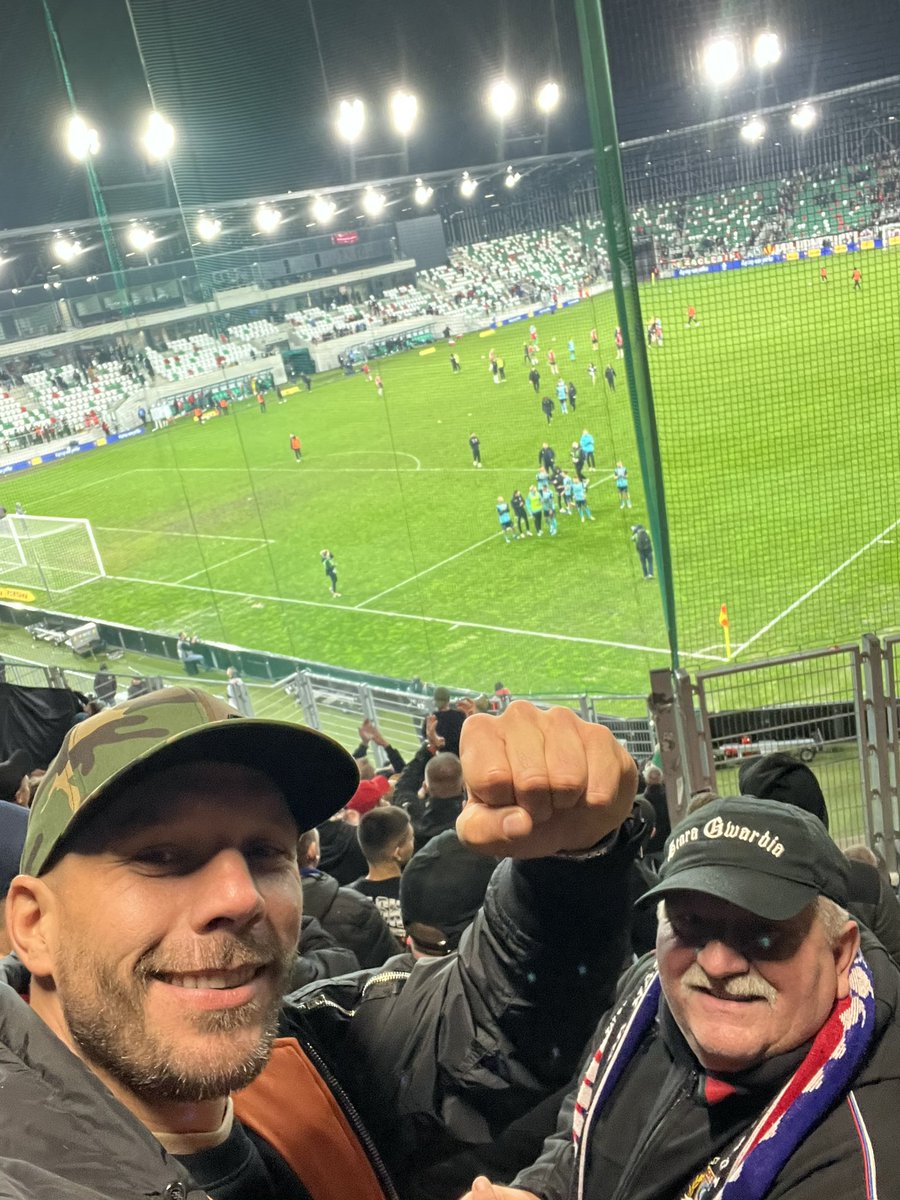 Lukas-Podolski.com tweet media