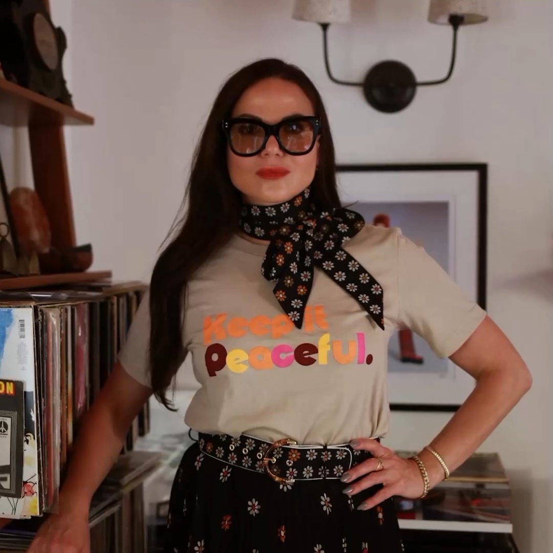 dream_xlpsqec's tweet photo. Here we see Rita Castillo with the new collection #keepitpeaceful
#keepregal https://t.co/tDpRacXlQt