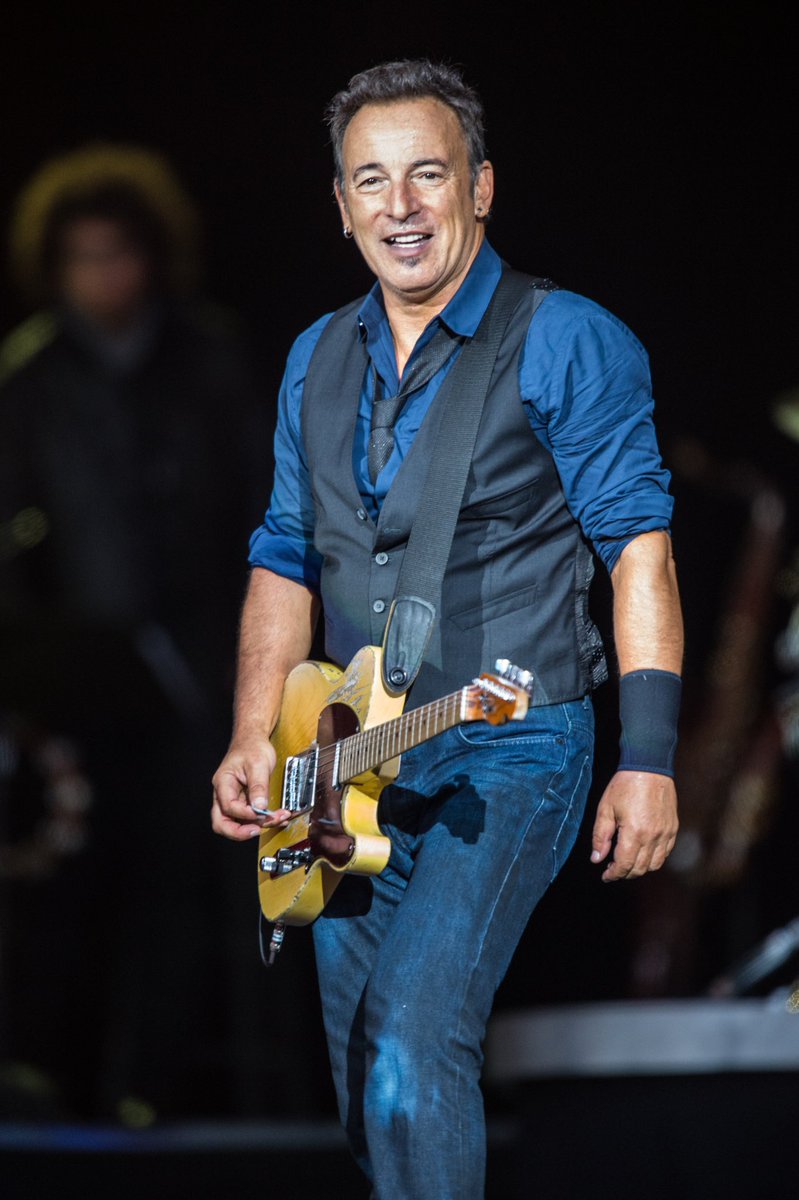 I had an excellent Springsteen dream last night . He’s lingered with me all day. Always nice to have you around Bruce.