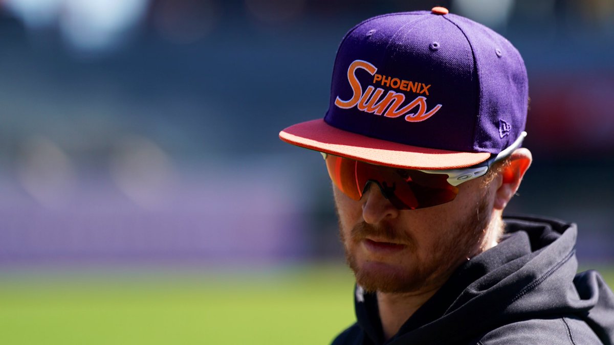Dbacks's tweet photo. LET’S 👏 GO 👏 SUNS!

Good luck in the playoffs, @Suns!! https://t.co/sbJCQpOZA1