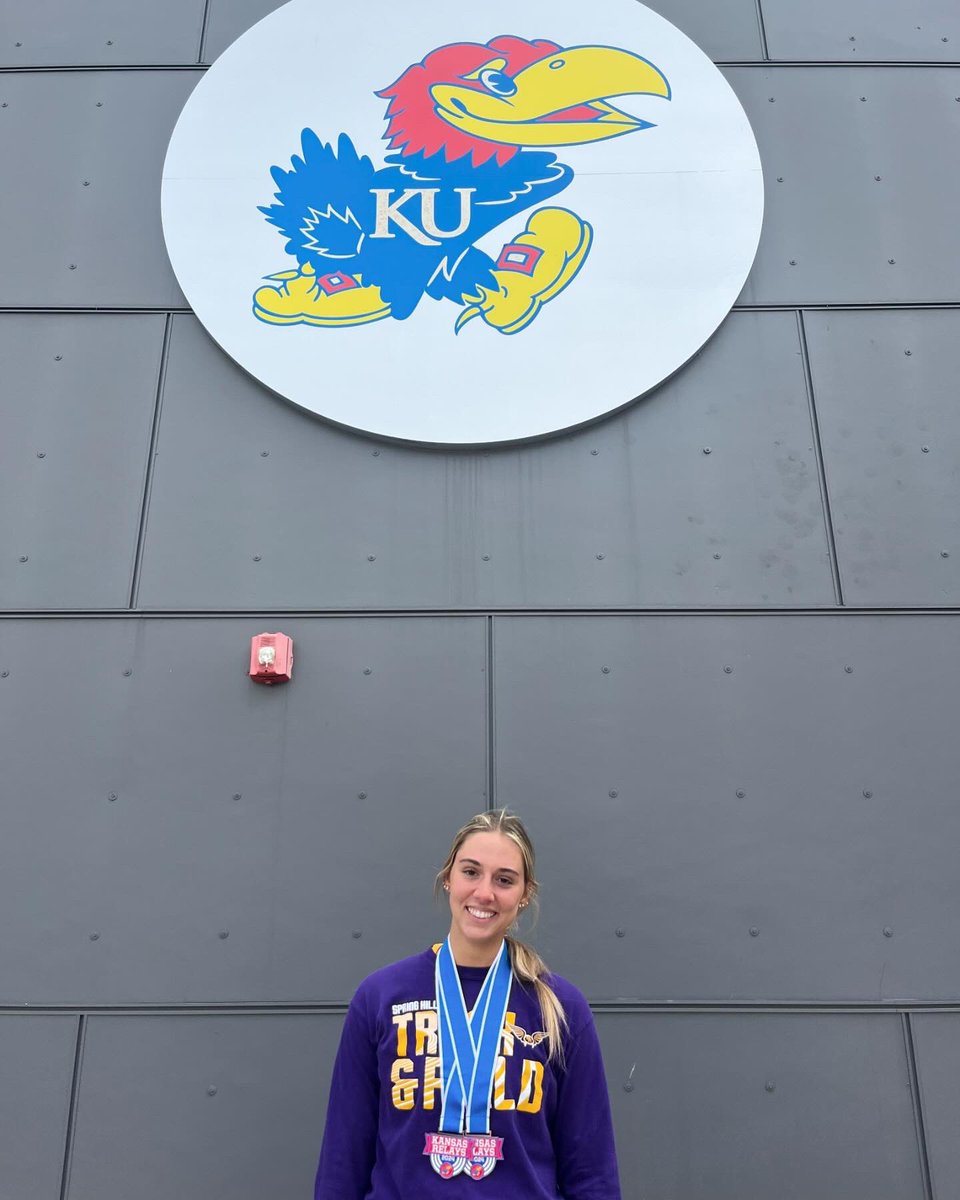 SHHSTracknField's tweet image. Breaking her own school record twice today, Junior Margo Todd places 7th in the Discus with a throw of 140-10 against some fierce competition at KU Relays! @MargoTodd4
