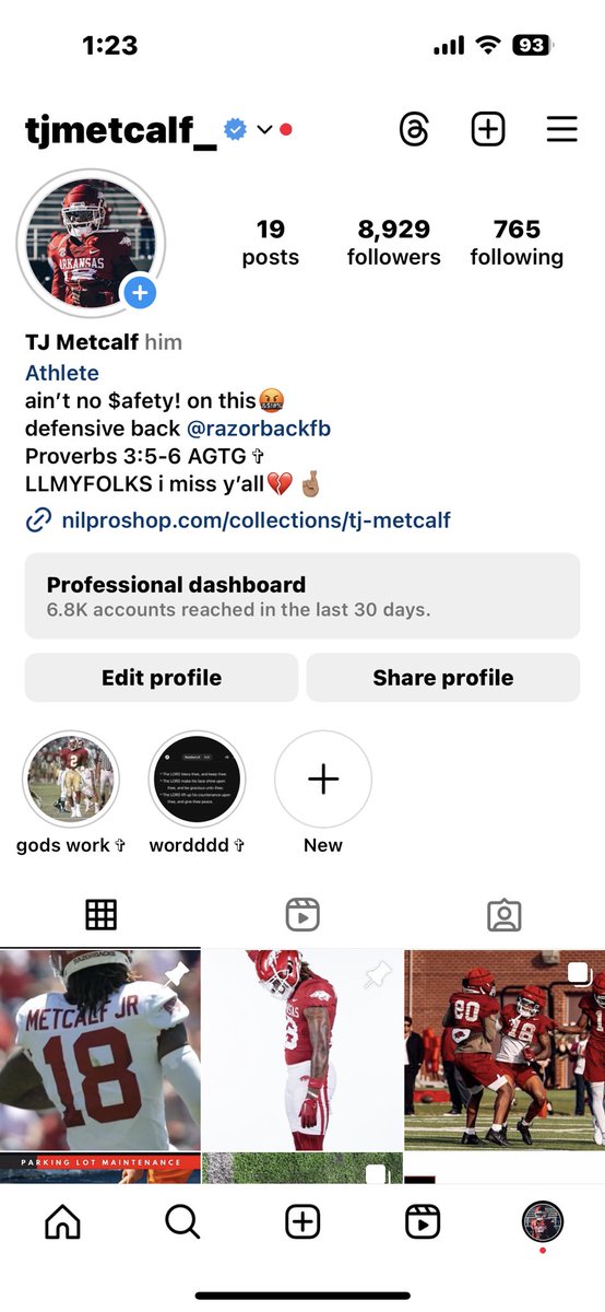 Go tune in on my recent post 🔥razorback fam!! so close to 9k… the next 71 followers get a follow back🤝🏾 #wps