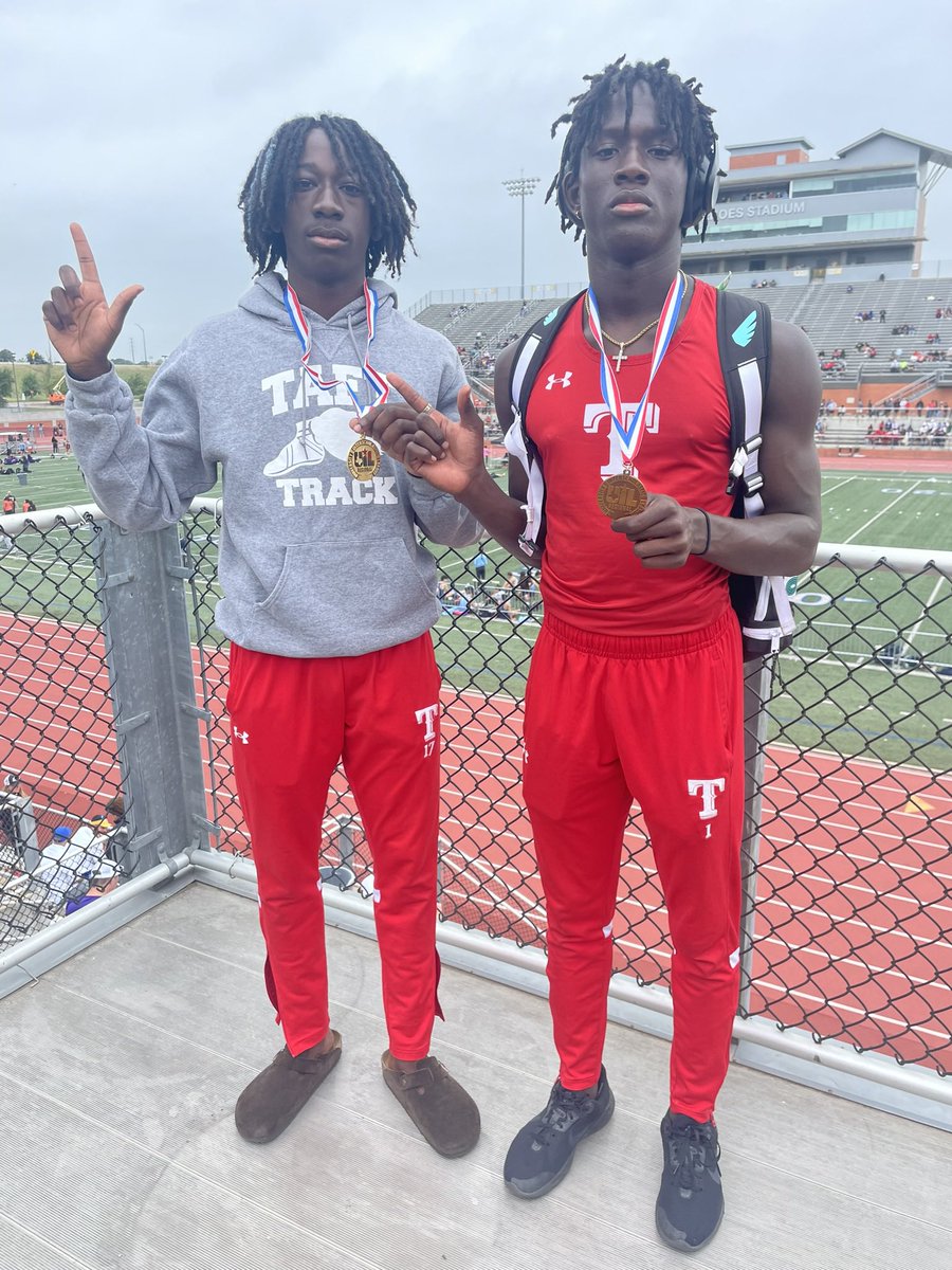 CONGRATULATIONS TO @Malikwhite_ for his third place finish in the 110m Hurdles at the Regional meet. Congratulations on a great season and career Malik!!! The Raider Family is proud of you!!! @taft_club @TaftRaider @NISDTaft #RaiderPride #RegionalChampion