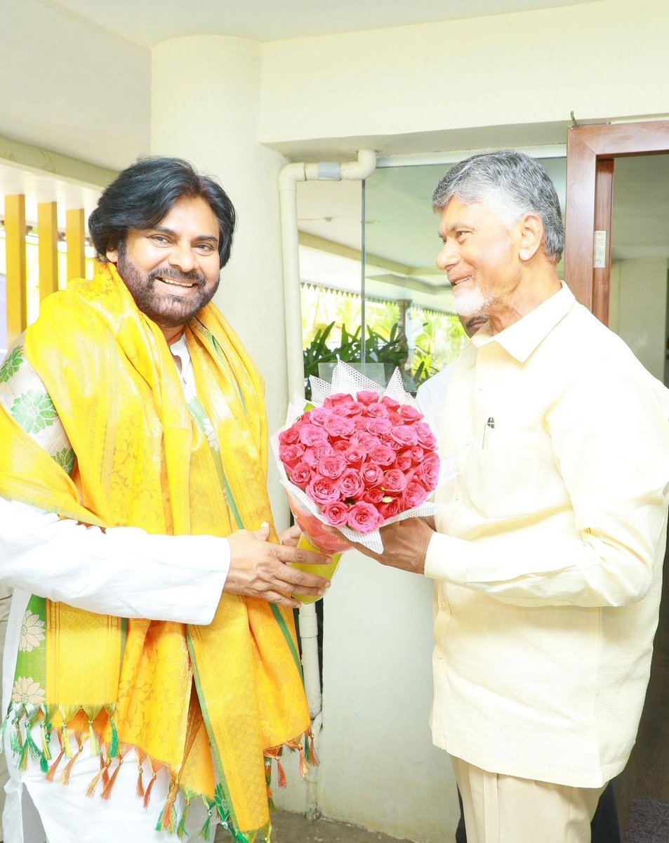 VenkatGVSrinath's tweet photo. HappyBirthday #ChandrababuNaidu garu 
#HappyBirthday @ncbn garu. 
#TDP #NDA #JSp 

 #CBN @PawanKalyan #FRIENDSHIP 

#NaraChandrababuNaidu
#PawanKalyan #PowerStarPawanKalyan #JanaSenaPawanKalyan https://t.co/Pil6IuHEcO