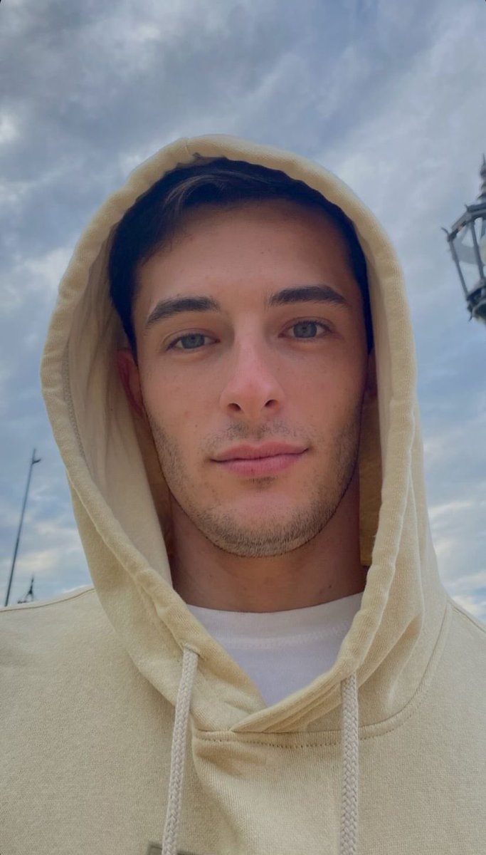 Isa01Lil's tweet photo. Hoy cumple años alguien muy especial, Lucas ojalá hoy sea muy feliz para ti, te aprecio mucho y ojalá seas muy exitoso en tus próximos proyectos, te quiero mucho, te mereces muchas cosas lindas 💗
#LucasMascaBDAY @lucasmascaa https://t.co/aBVWMfgmr8