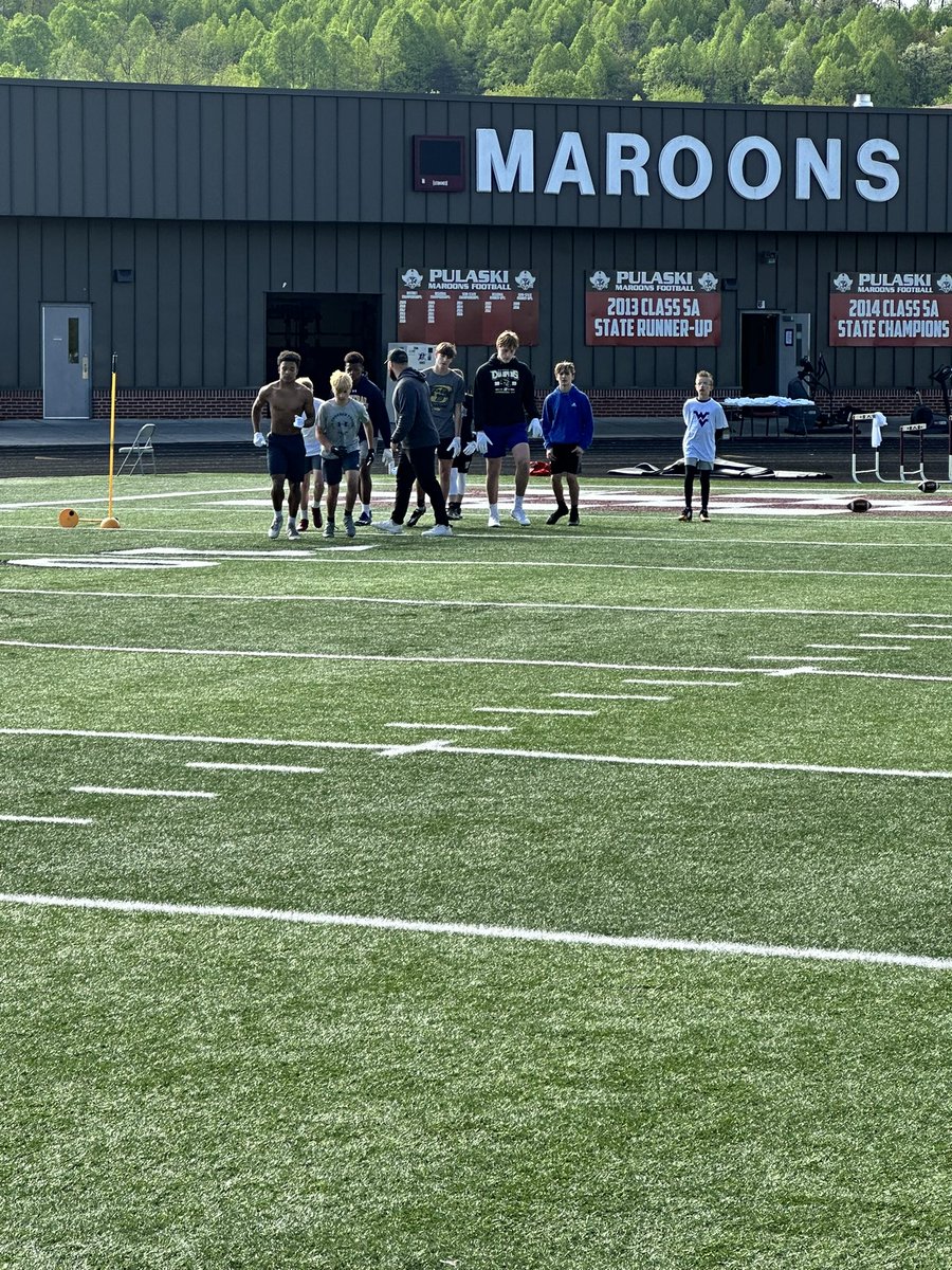 Forgot to get pictures of the QB Group! This is the WR Group today with @DBuckner_ ! Great Day today! Looking forward to next Saturday at Pulaski Co HS.