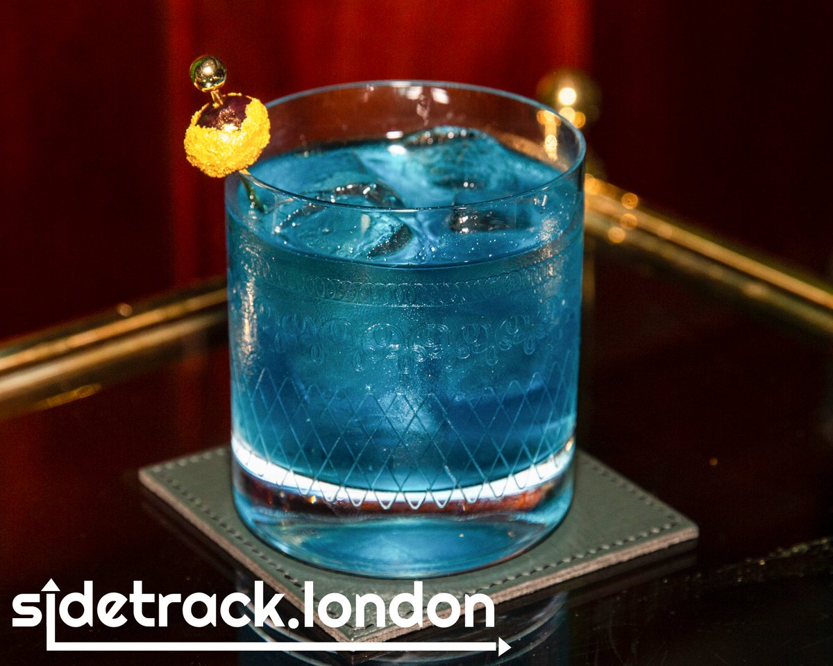 🍸#Drink: Blue Palu with pineapple butter fat washed Broken Clock #vodka, Blue Curaçao, clarified cranberry & lime at #StablesBar #Kensington @milestonehotel #chelsea #london #westlondon #cocktail #cocktails #londoncocktail #londoncocktails #drinks #drinkspotting #londondrink